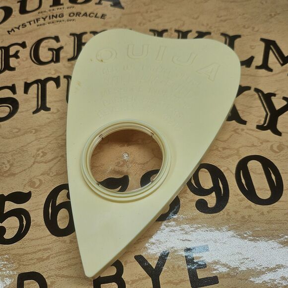 Ouija Board Parker Brothers 1992 Mystifying Oracle Vintage - Picture 6 of 10